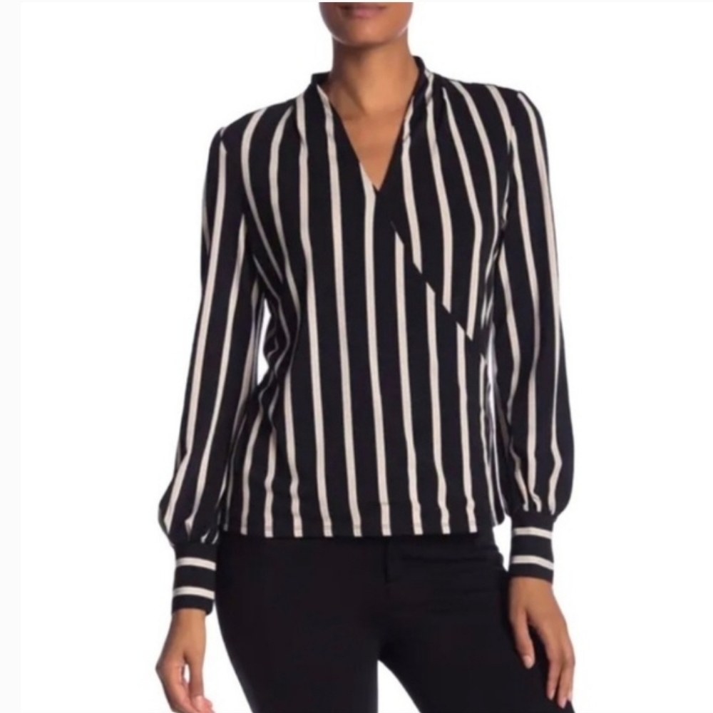 Adrianna Papell size large long sleeve faux wrap blouse